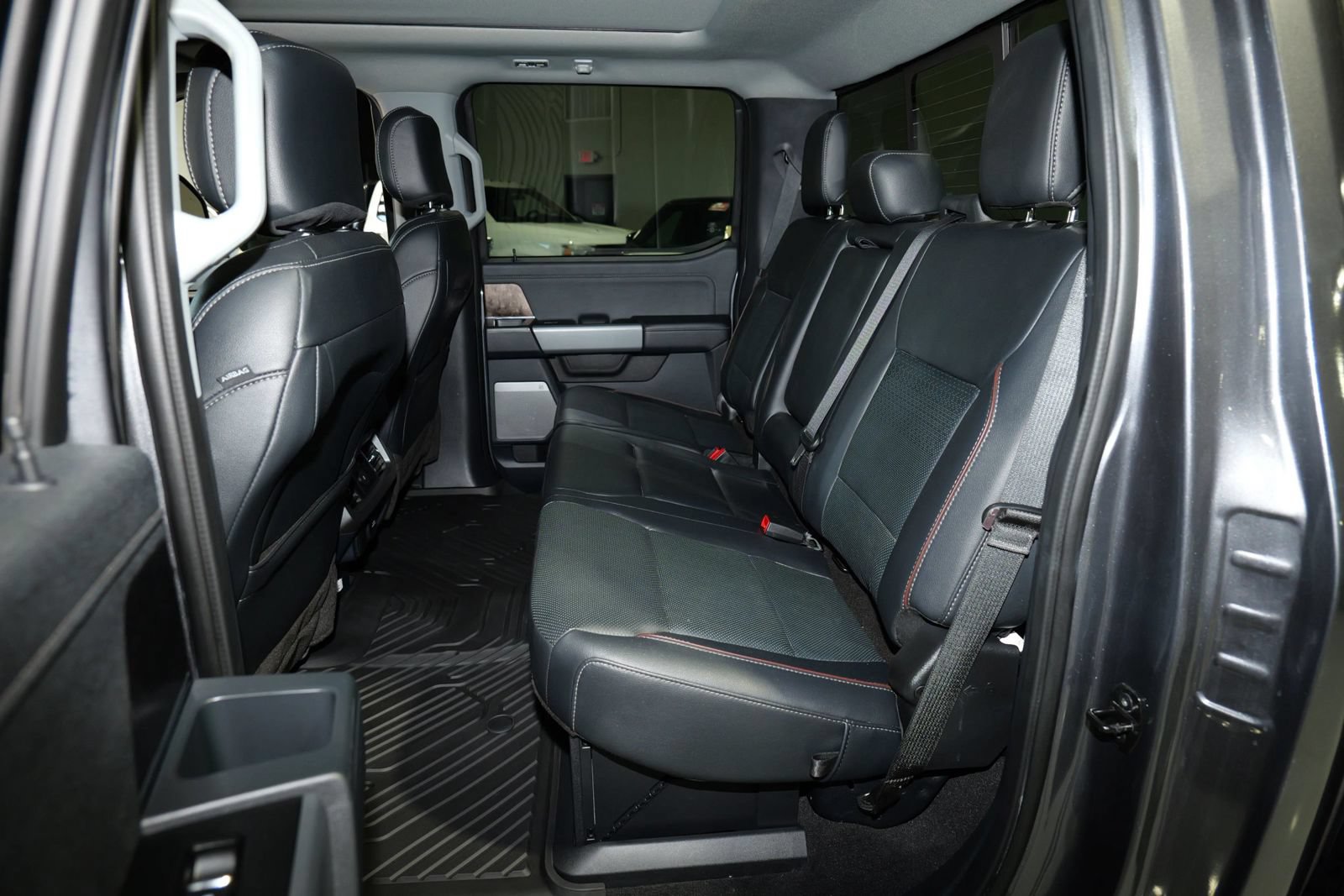 Used 2023 Ford F250 Lariat w/ Lariat Ultimate Package AWD/4WD image 16