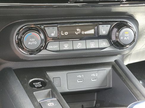 Used 2026 Nissan Kicks SV w/ SV Premium Package AWD/4WD image 25