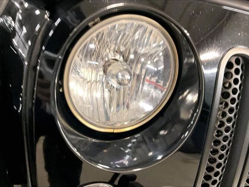 Used 2015 Jeep Wrangler Unlimited Sahara w/ Connectivity Group image 25