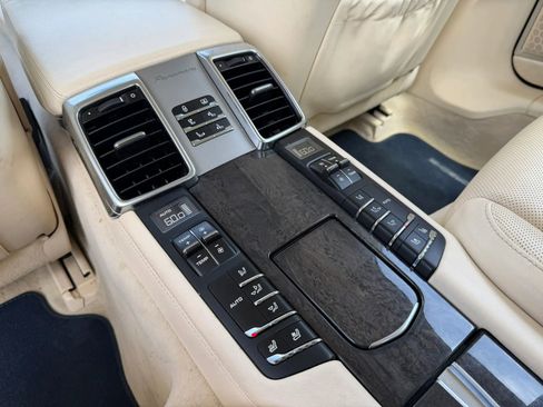 Used 2010 Porsche Panamera Turbo AWD/4WD image 18