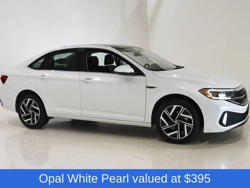 Used 2024 Volkswagen Jetta SEL FWD image 3