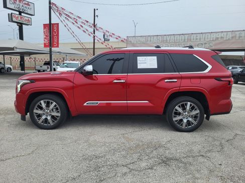 Used 2024 Toyota Sequoia Capstone image 7