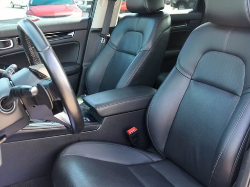 Used 2023 Honda Civic Touring image 5