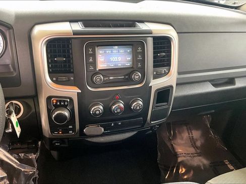 Used 2020 RAM 1500 Classic SLT AWD/4WD image 31