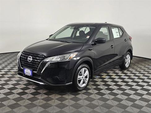 New 2025 Nissan Kicks S image 9