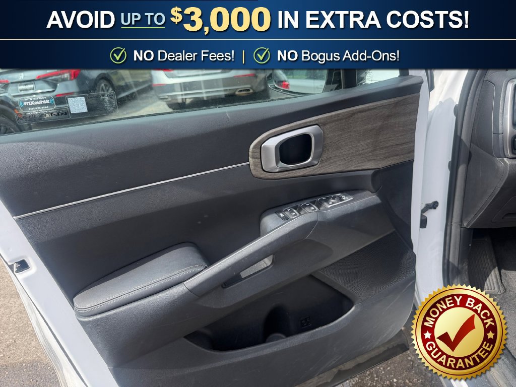 Used 2022 Kia Sorento EX w/ Panoramic Sunroof Package FWD image 16