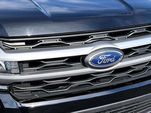 Used 2024 Ford Expedition Max XLT image 30