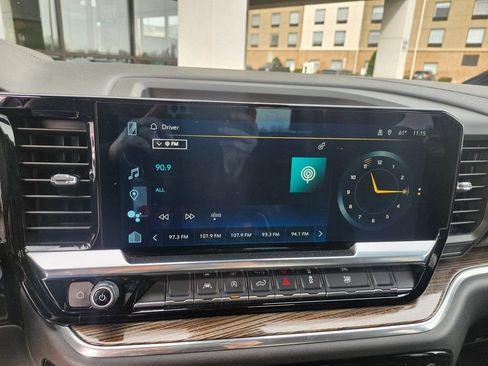 Used 2025 Chevrolet Silverado 1500 LT image 12