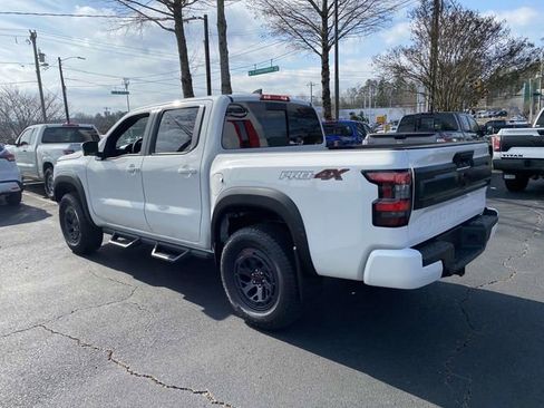 New 2025 Nissan Frontier PRO-4X w/ Pro Convenience Package image 3