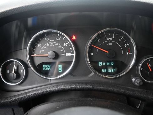 Used 2014 Jeep Wrangler Unlimited Sahara AWD/4WD image 13