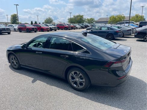Used 2023 Honda Accord EX image 11