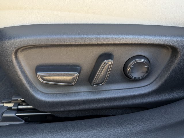 New 2027 Toyota Prius XLE FWD image 25