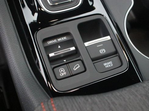 Used 2025 Honda Pilot Sport image 22