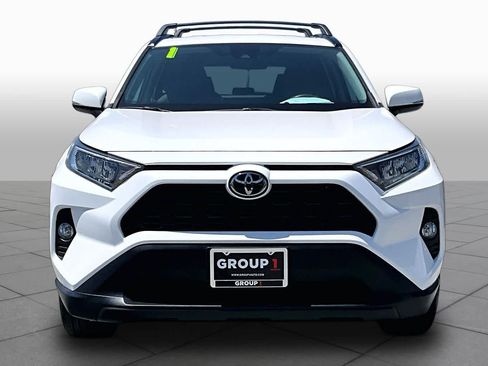 Used 2021 Toyota RAV4 XLE FWD image 3