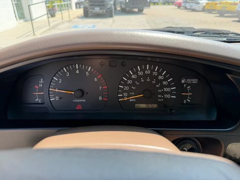 Used 2000 Toyota Tacoma 4x4 Regular Cab w/ Value Edition Plus Pkg image 19