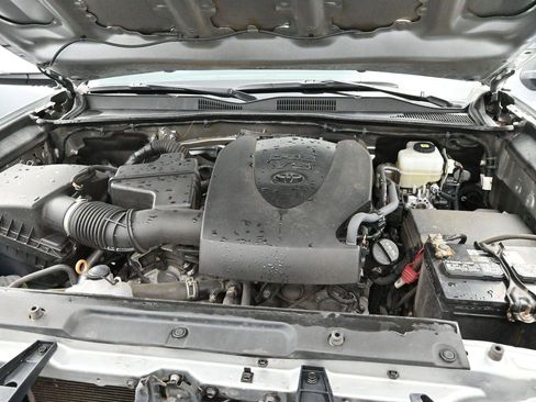 Used 2022 Toyota Tacoma TRD Off-Road w/ Technology Package AWD/4WD image 33