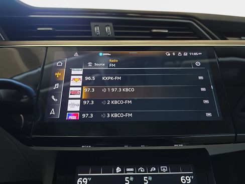 Used 2024 Audi Q8 e-tron Premium AWD/4WD image 24