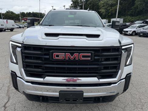 Used 2024 GMC Sierra 3500 Pro w/ Convenience Package AWD/4WD image 2