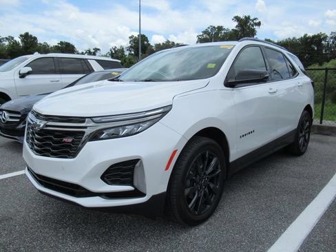 Used 2023 Chevrolet Equinox RS AWD/4WD image 2