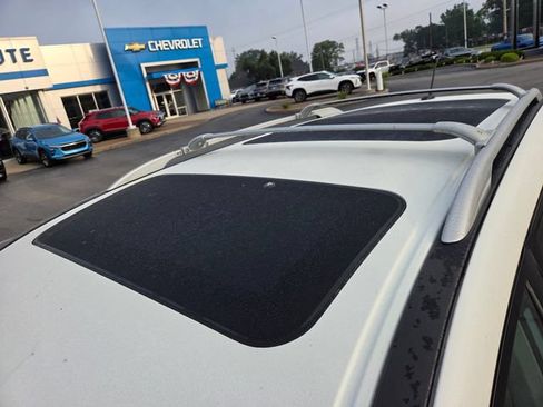 Used 2017 Nissan Pathfinder Platinum AWD/4WD image 8