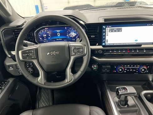 Used 2025 Chevrolet Silverado 1500 LT Trail Boss w/ LT Trail Boss Premium Package AWD/4WD image 21