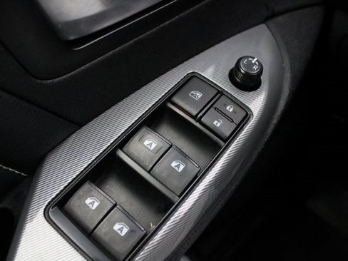 Used 2018 Toyota Sienna SE image 17