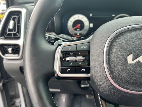 Used 2023 Kia Sorento SX Prestige image 14