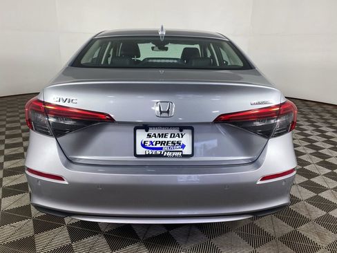 Used 2023 Honda Civic Touring image 6