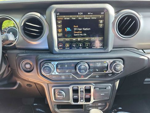 New 2023 Jeep Gladiator Sport image 13