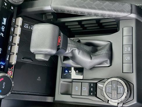 Used 2026 Toyota 4Runner TRD Off-Road Premium AWD/4WD image 17