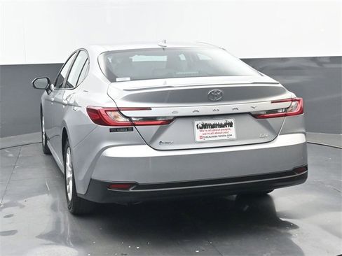 Used 2025 Toyota Camry LE image 20