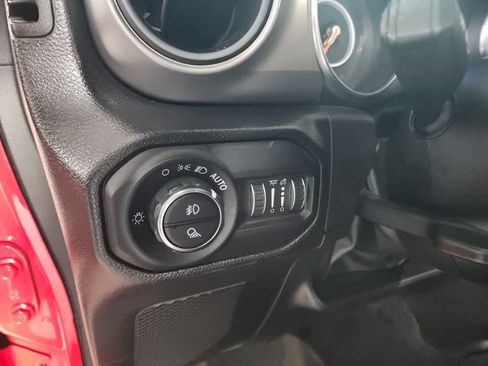 Used 2022 Jeep Gladiator Sport image 24