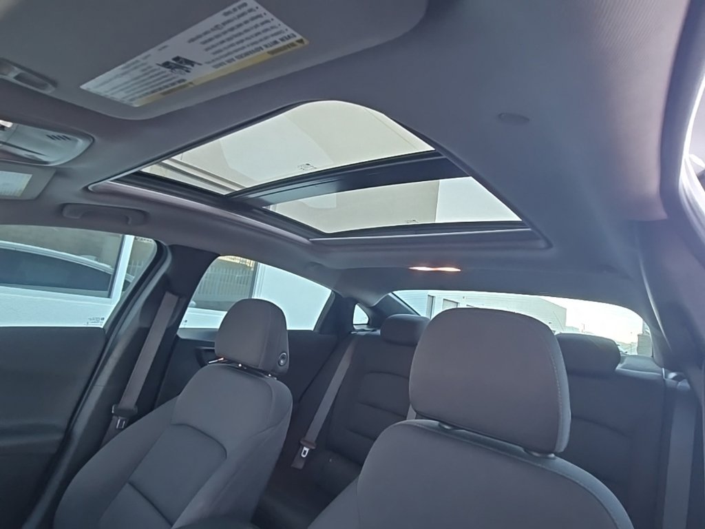 Used 2020 Chevrolet Malibu LT FWD image 29