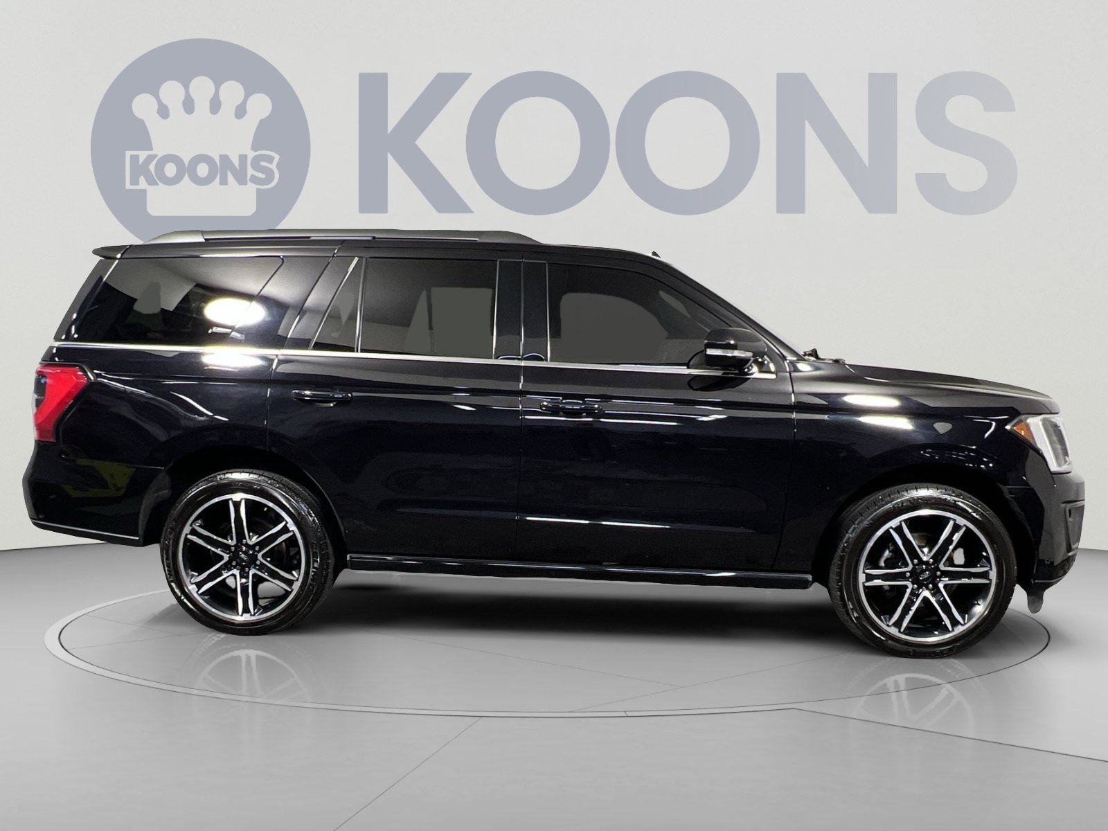 Used 2019 Ford Expedition Limited w/ Equipment Group 303A AWD/4WD image 5