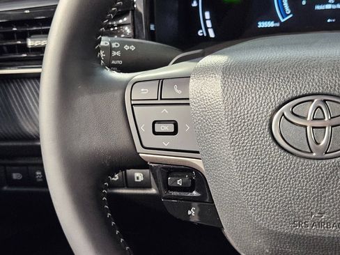 Used 2025 Toyota Camry SE FWD image 27