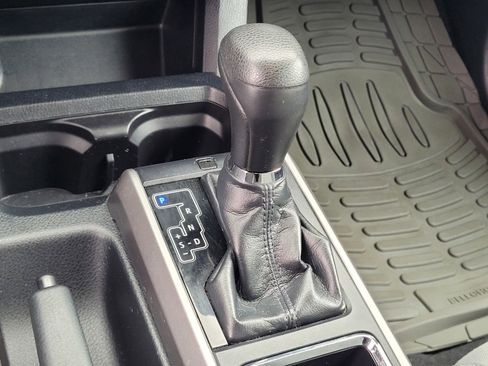 Used 2019 Toyota Tacoma SR5 image 15