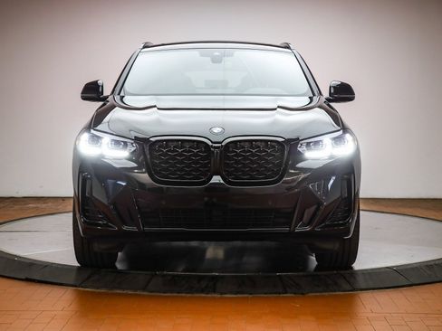 Used 2025 BMW X4 xDrive30i w/ Premium Package image 2