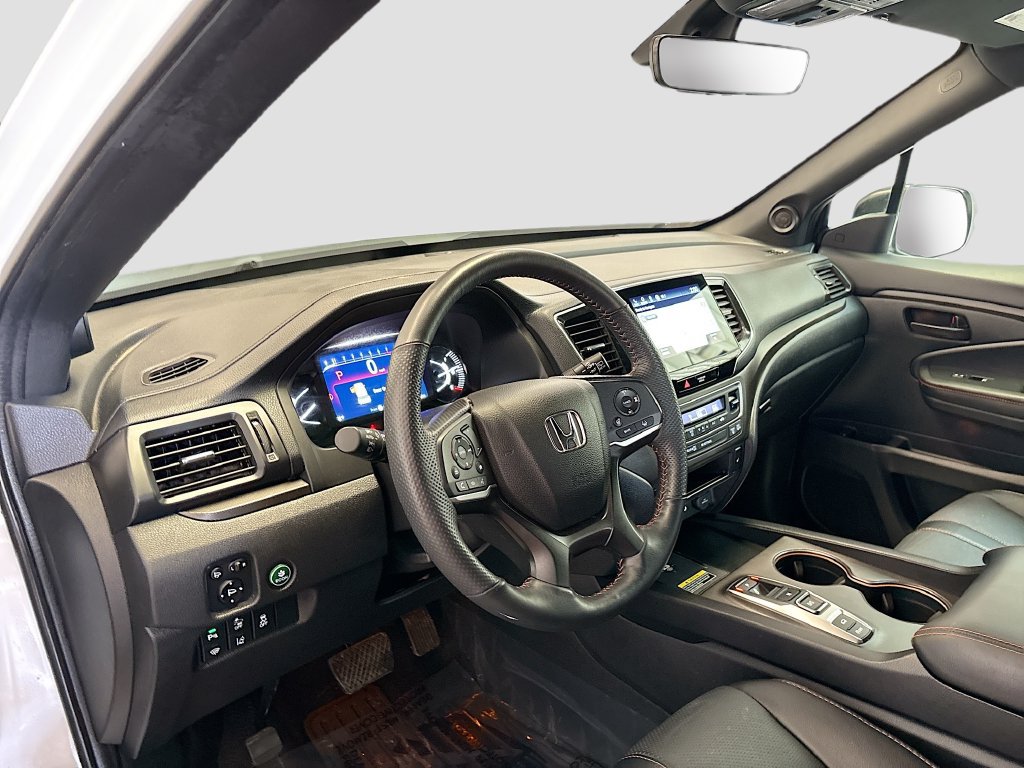 Used 2025 Honda Passport TrailSport image 9