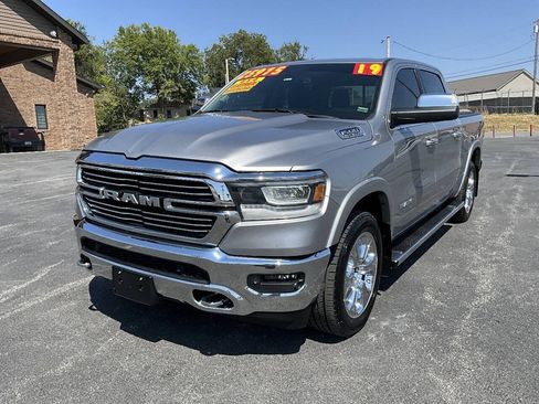 Used 2019 RAM 1500 Laramie AWD/4WD image 10
