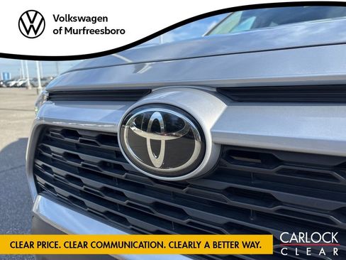 Used 2023 Toyota RAV4 XLE Premium image 10