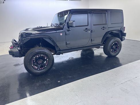 Used 2015 Jeep Wrangler Unlimited Rubicon AWD/4WD image 9