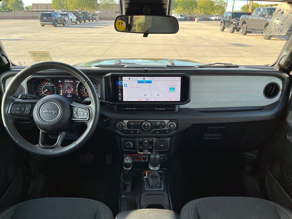 Used 2024 Jeep Gladiator Sport AWD/4WD image 14
