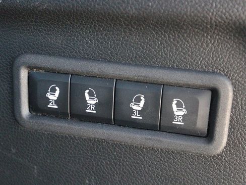 Used 2024 Jeep Wagoneer L Series II w/ Flexible Seating Group AWD/4WD image 34