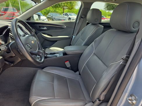 Used 2014 Chevrolet Impala LTZ FWD image 12