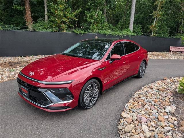 Certified 2024 Hyundai Sonata Limited FWD image 1