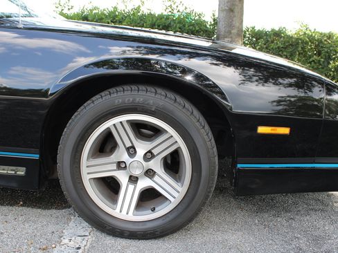Used 1988 Chevrolet Camaro LT RWD image 35