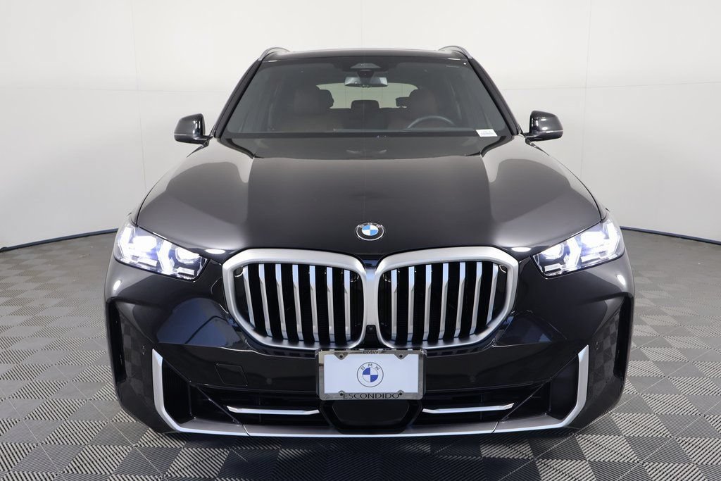 Certified 2025 BMW X5 xDrive40i w/ Premium Package AWD/4WD image 2