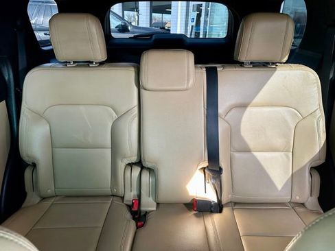 Used 2017 Ford Explorer XLT w/ Equipment Group 202A image 19