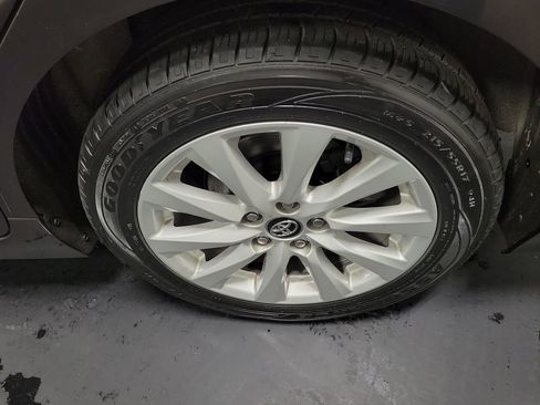 Used 2020 Toyota Camry LE image 10