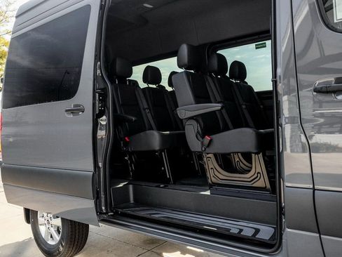 Used 2025 Mercedes-Benz Sprinter 2500 image 10